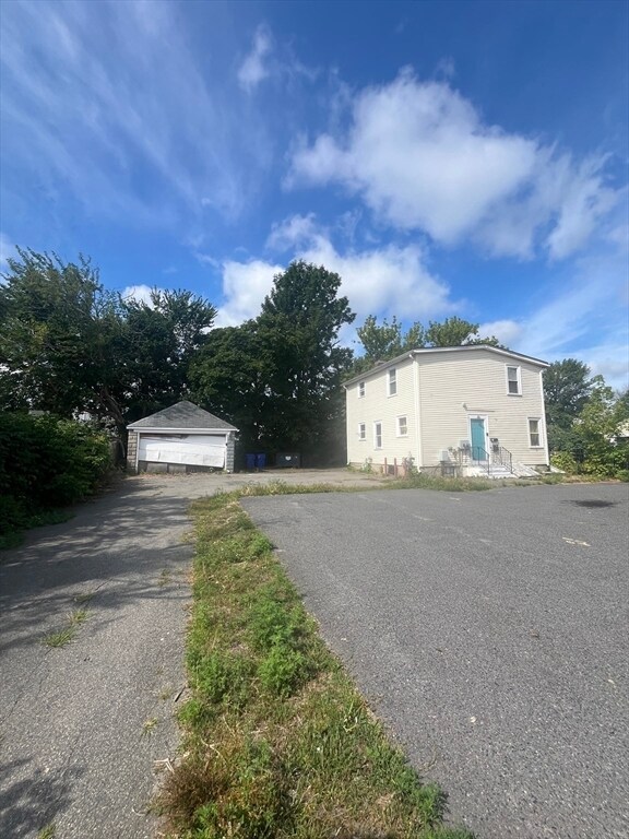 Building Photo - 10 Hodges Ave