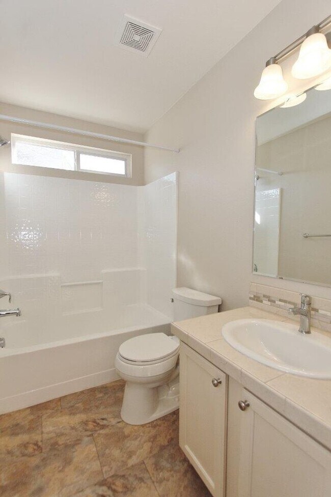 Building Photo - 1803 W Mulhuland Ct