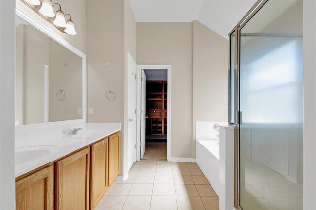 Building Photo - 3300 Winding Shore Ln