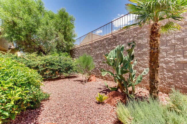 Building Photo - Updated 2 Bedroom in Sun City Anthem