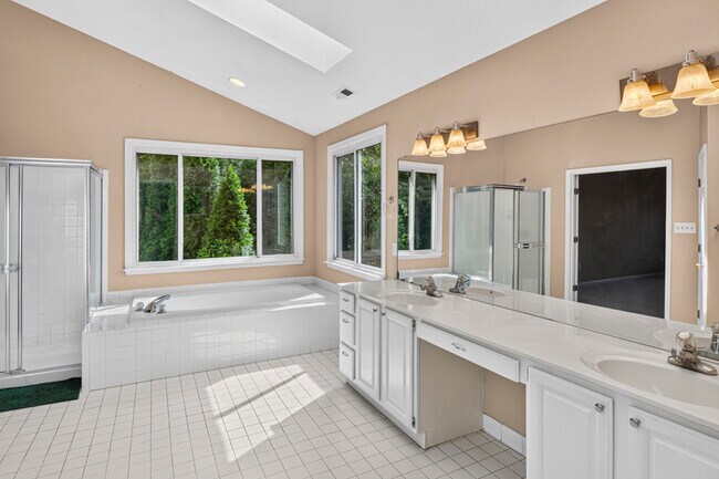 Building Photo - 4512 Rutherford Way
