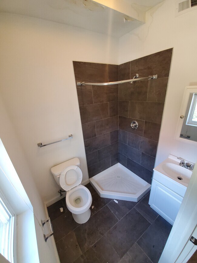 Building Photo - 1544 N Willington St