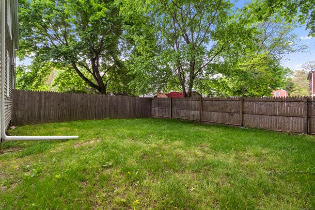 Building Photo - 232 Melville Dr