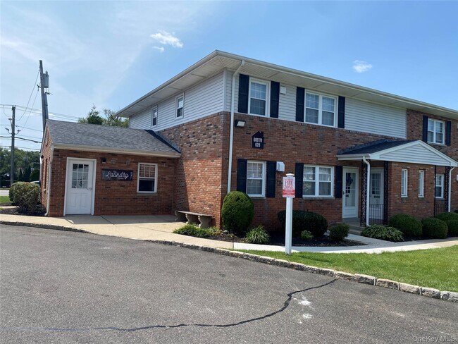 Building Photo - 212 Kensington Ln