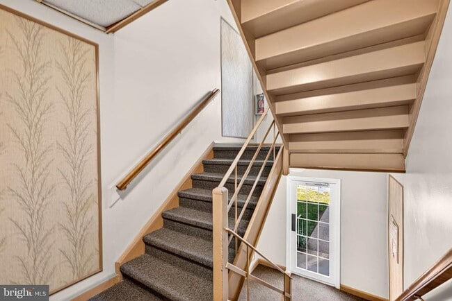 Building Photo - 107 Donzen Dr