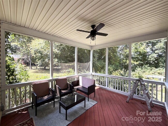 Building Photo - 8112 Calistoga Lane