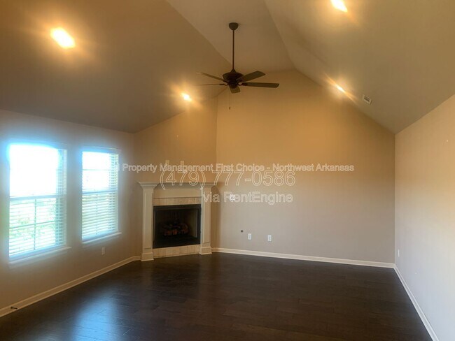 Building Photo - 1630 Abbey Ln