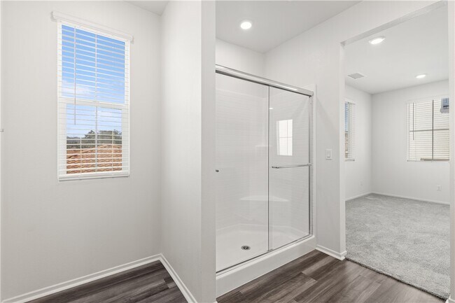 Building Photo - 895 Brookdale Dr