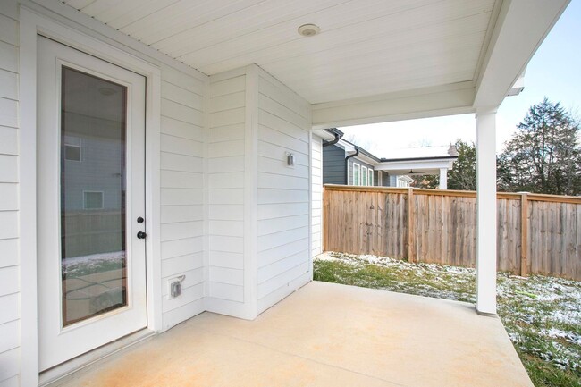 Building Photo - Gorgeous Home in La Vergne