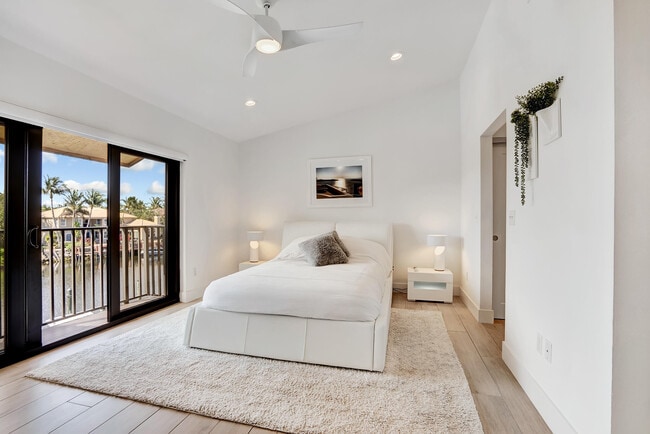 Building Photo - 210 Captains Walk