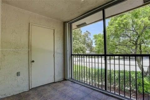 Building Photo - 9633 Riverside Dr