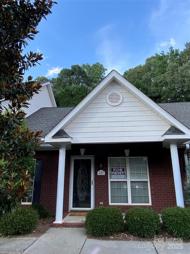 Building Photo - 532 Knighton Hill Rd