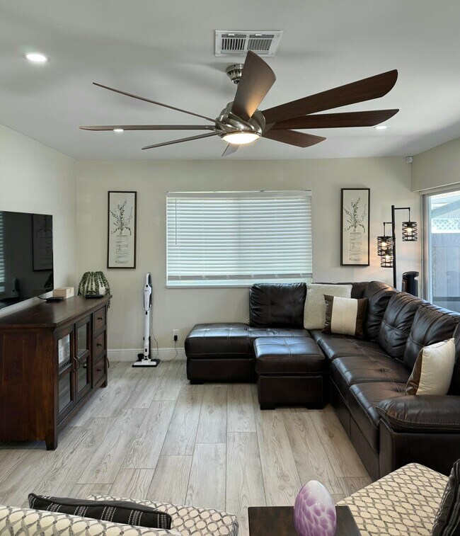Building Photo - 14830 Wildflower Ln