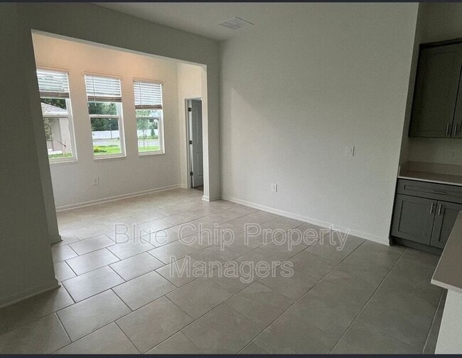 Building Photo - 3031 Country Side Dr