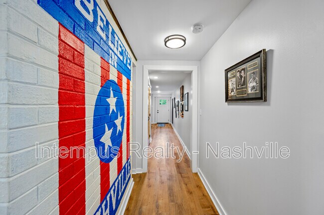 Building Photo - 840 Lemont Dr