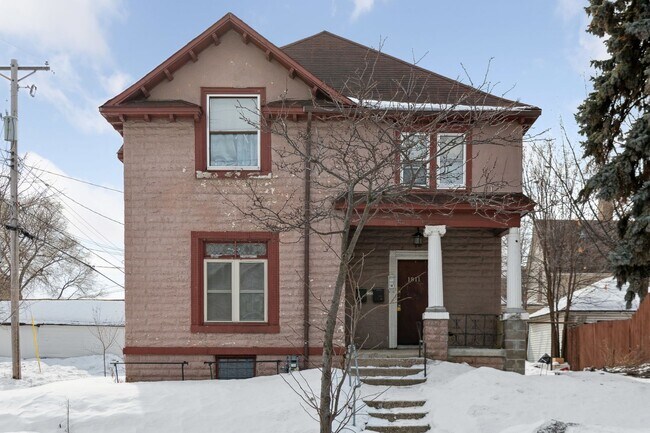 Building Photo - 1811 E 28th St