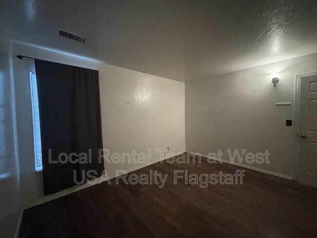 Building Photo - 625 S Fountaine St