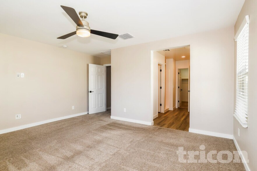 Building Photo - 4817 S Mole