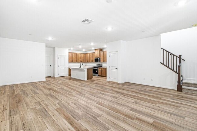 Building Photo - Stunning 3-Bedroom Home in Desirable Summerlin West