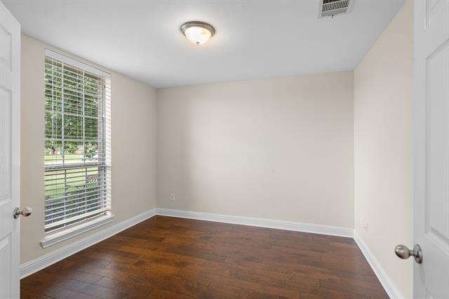 Building Photo - 2606 Ash Dr