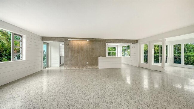 Building Photo - 7665 Sanderling Rd
