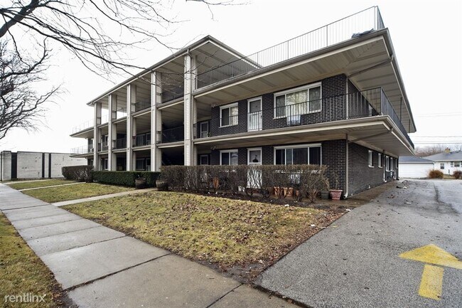 Building Photo - 2114 N Elmwood Ave