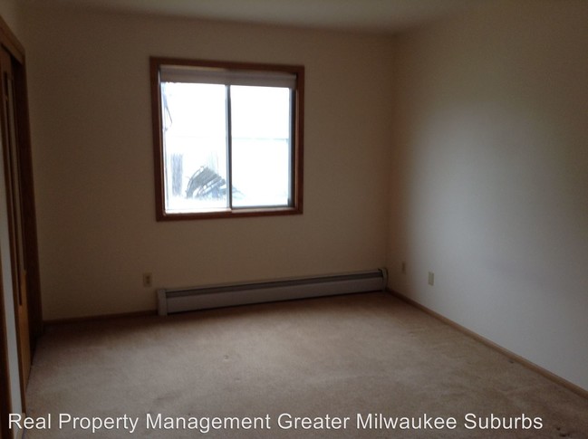 Building Photo - 5240 W Midland Dr