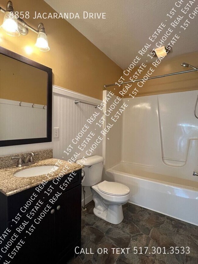 Building Photo - 8858 Jacaranda Dr