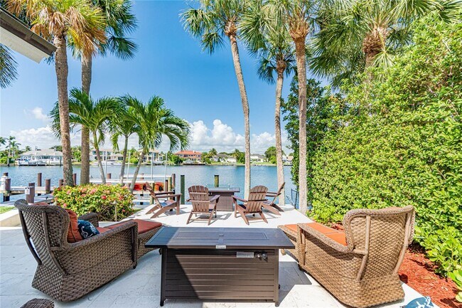 Building Photo - 195 Spinnaker Dr