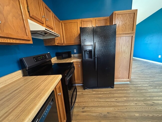 Building Photo - 3615 Ellen Dr