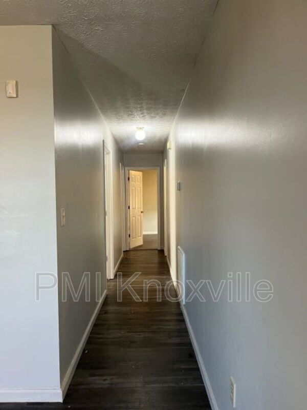 Building Photo - 3204 Jenkins St