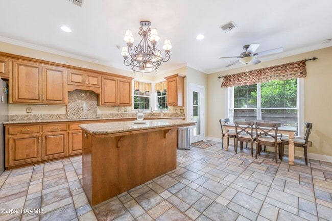 Building Photo - 403 Phoenix Dr