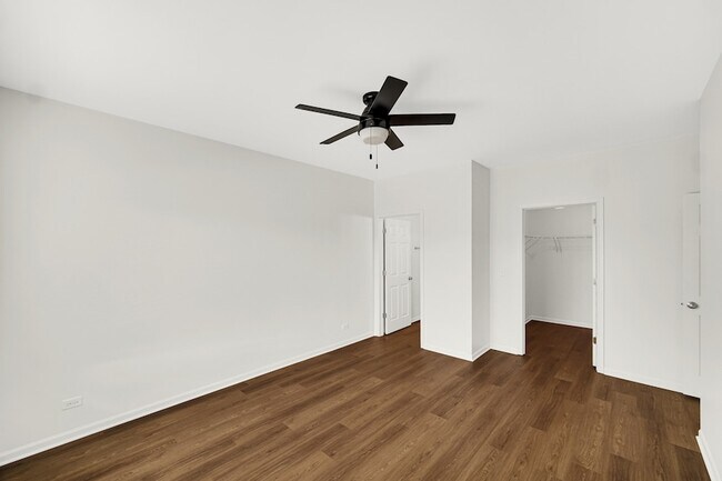 Building Photo - 2325 Summerlin Dr