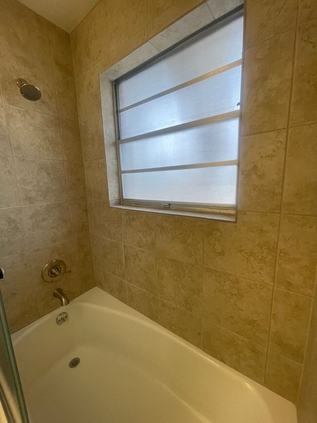 Building Photo - Charming 4 Bedroom/2 Bathroom House Near NMSU