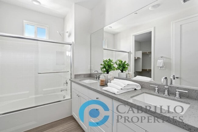 Building Photo - Brand New 1bd/1ba Home w/Private Yard, Central AC, & In Unit Laundry