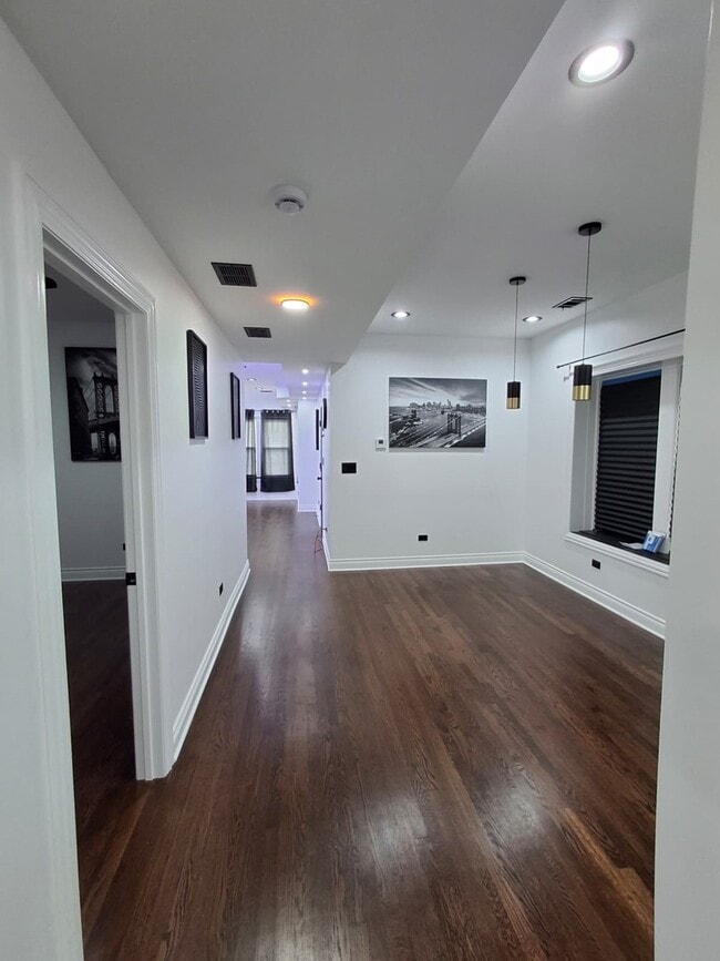 Building Photo - 7939 S Justine St