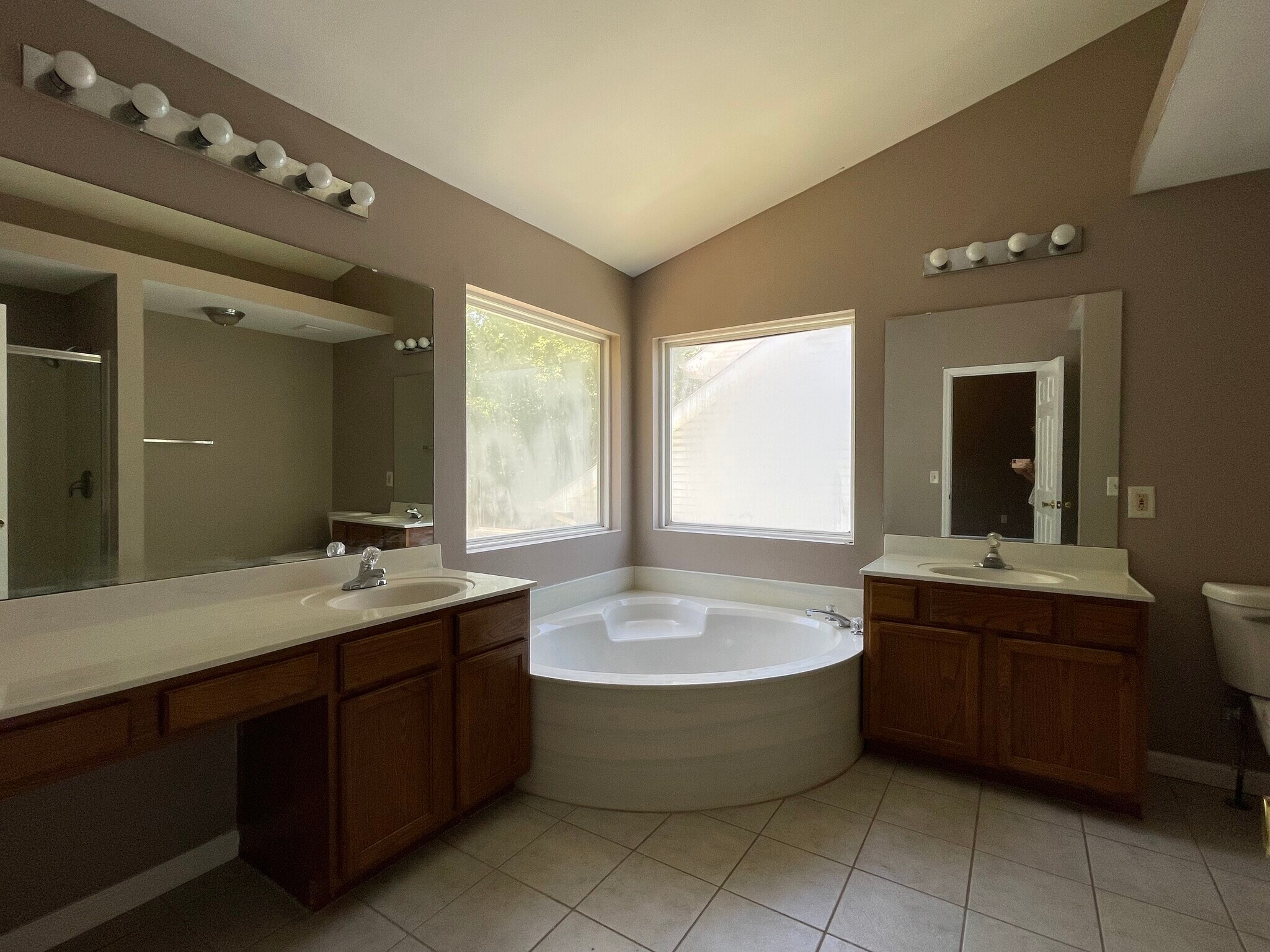 Building Photo - 636 Canary Estates Dr