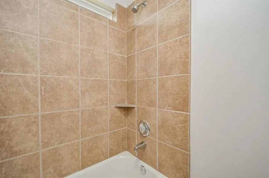 Building Photo - 2242 Tandy Park Way
