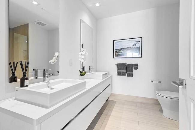 Building Photo - 155 E Boca Raton Rd