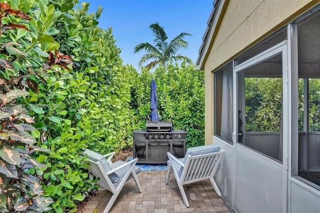 Building Photo - 1479 Sunset Way