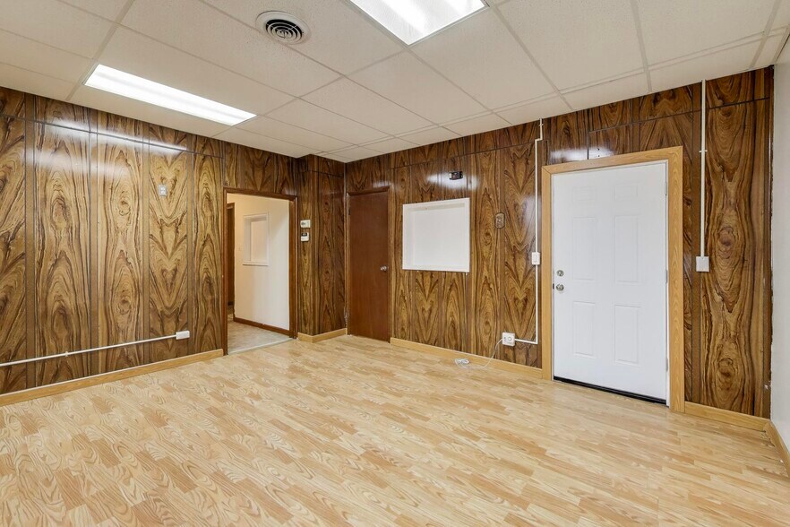 Building Photo - 3744 W 26th St