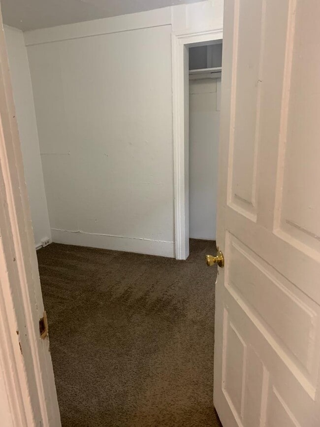 Building Photo - 413 Emmet St