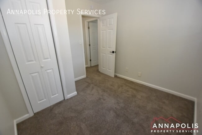 Building Photo - 114 Oakwood Rd