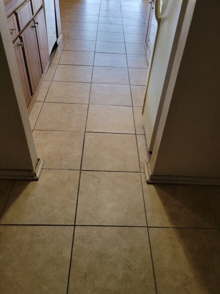 Building Photo - 105 SE Tattershall Way