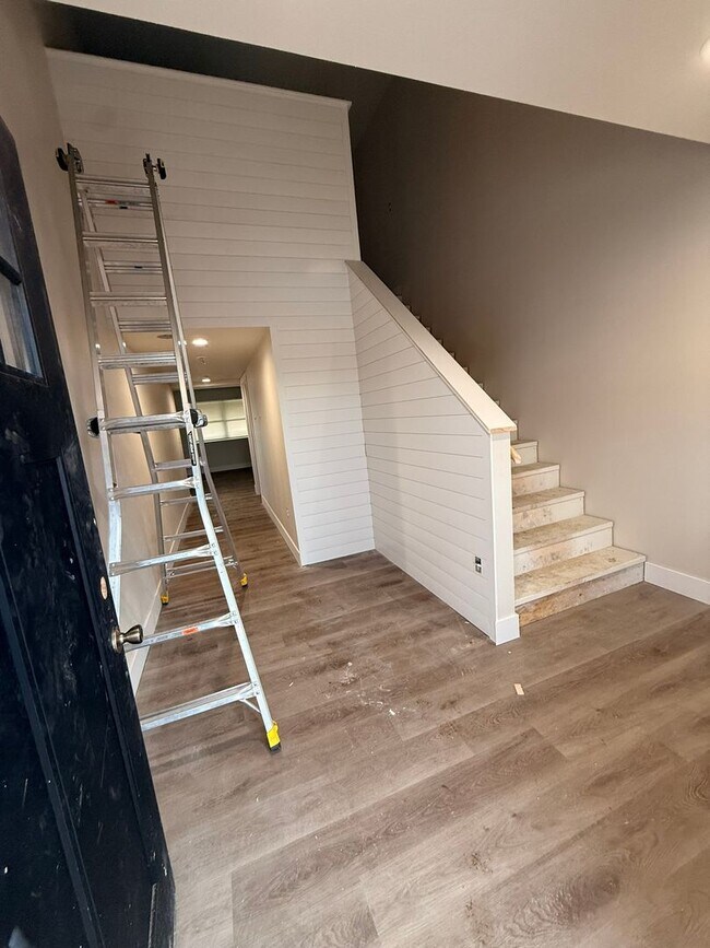 Building Photo - Brand New 3 Bedroom Duplex