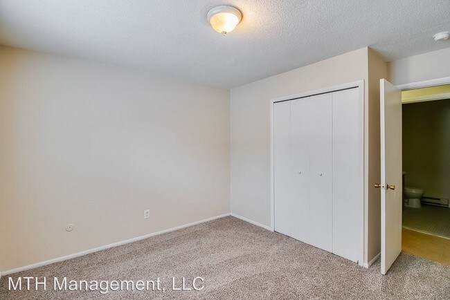 Building Photo - 3553 E Manhattan Blvd