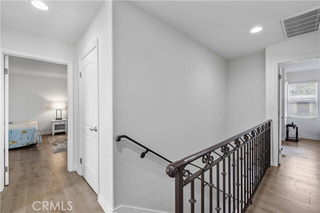 Building Photo - 1046 W 253rd St