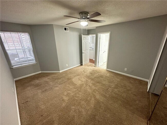 Building Photo - 504 Cypress Pointe St