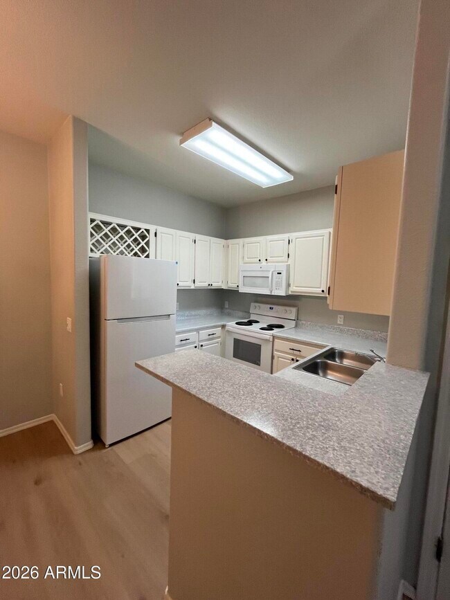 Building Photo - 2929 W Yorkshire Dr