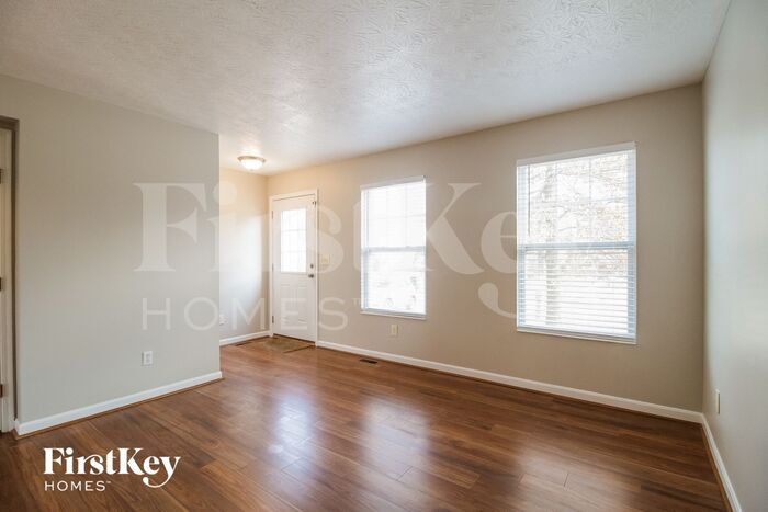 Building Photo - 60 Charmalee Dr